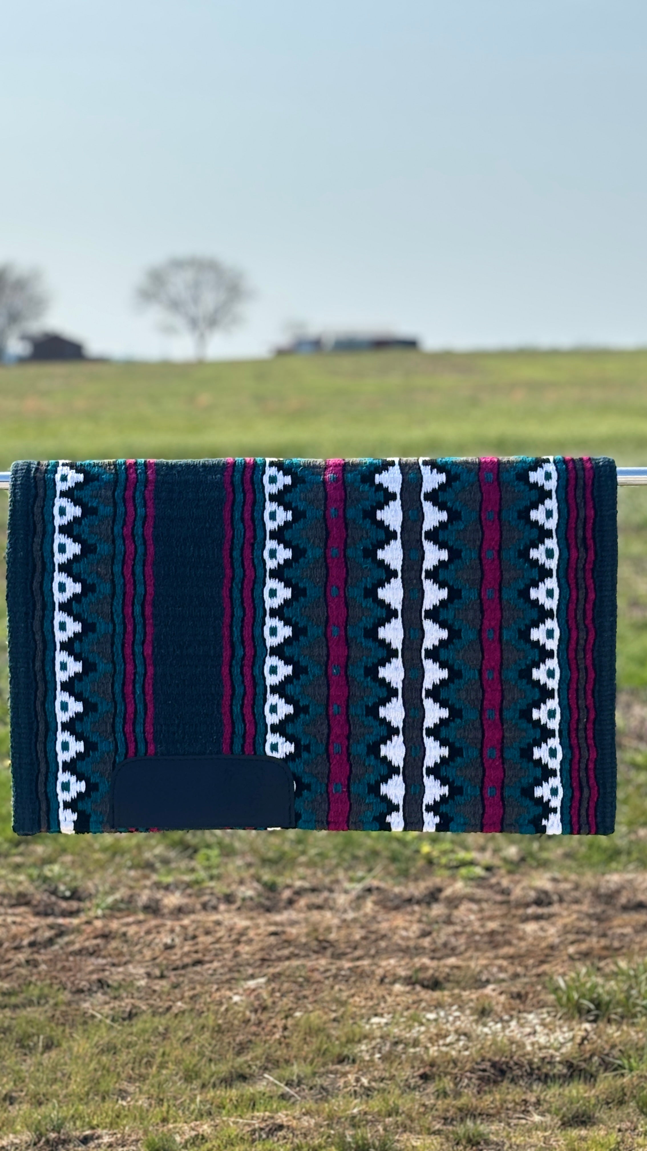 Bronx Raspberry Rein Show Pad
